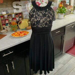 Jessica Howard Dress Size 10P Black Lace Beaded Cocktail Party Elegant A Line